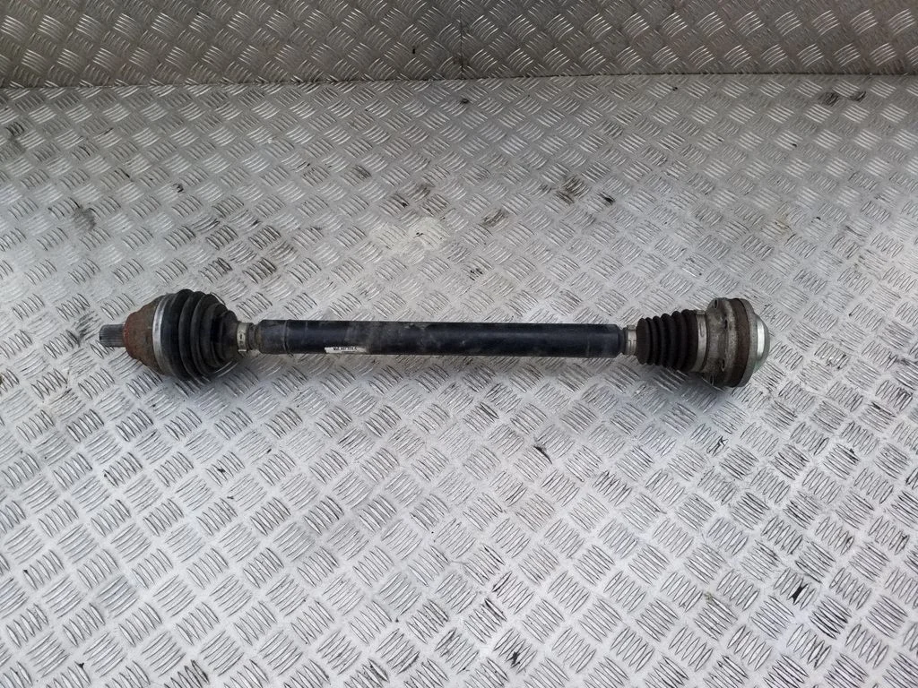 Front driveshaft 3Q0407272C