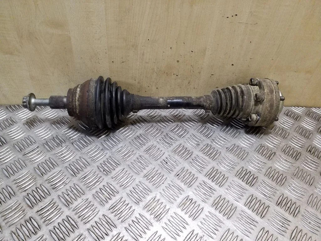 Front driveshaft – left