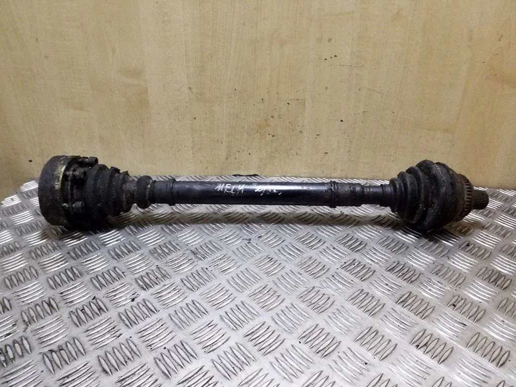 Front driveshaft – left