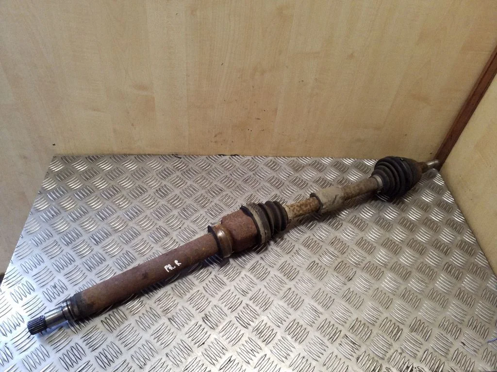 Front driveshaft – right
