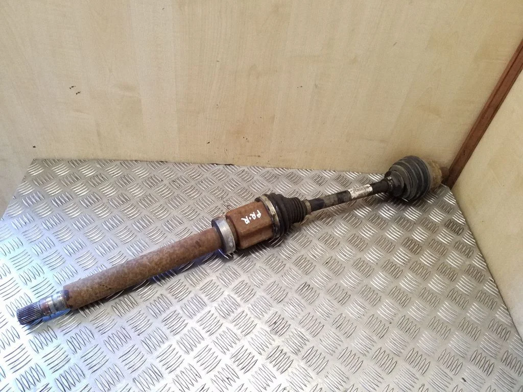 Front driveshaft P31367627