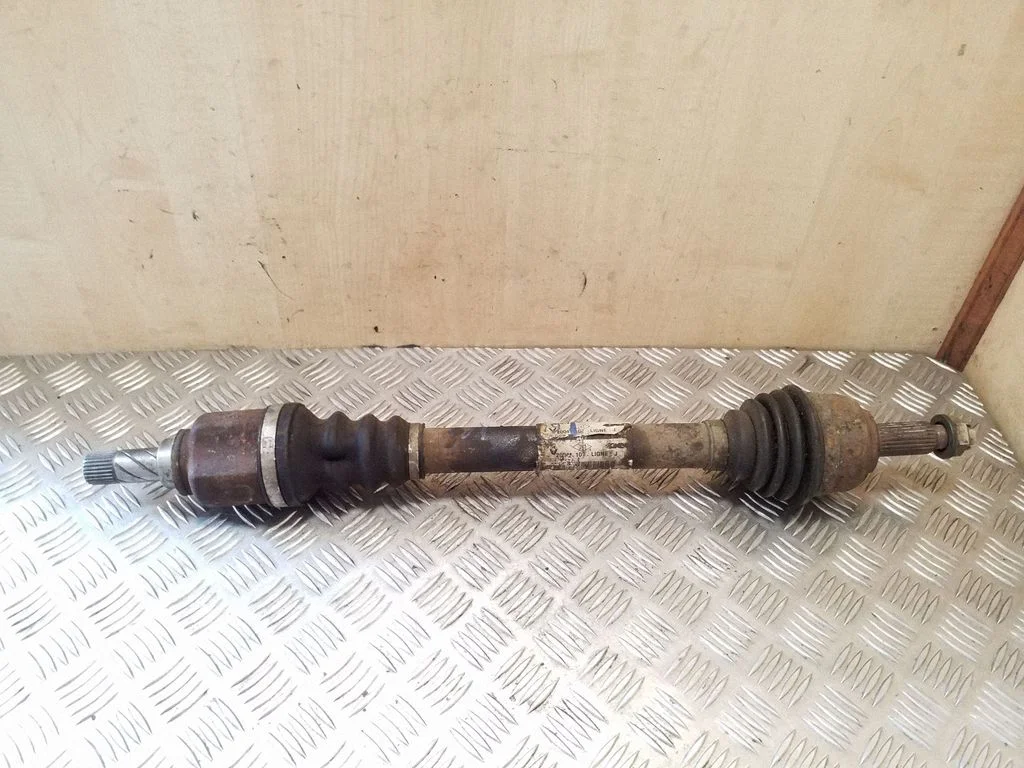 Front driveshaft – left