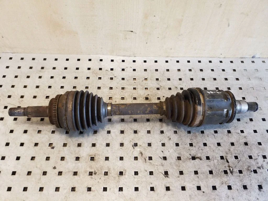 Front driveshaft – left