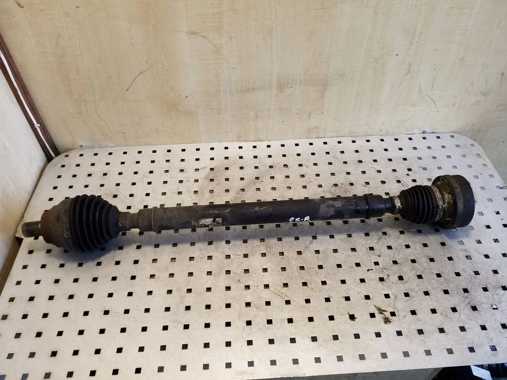 Front driveshaft 3Q0407272BP