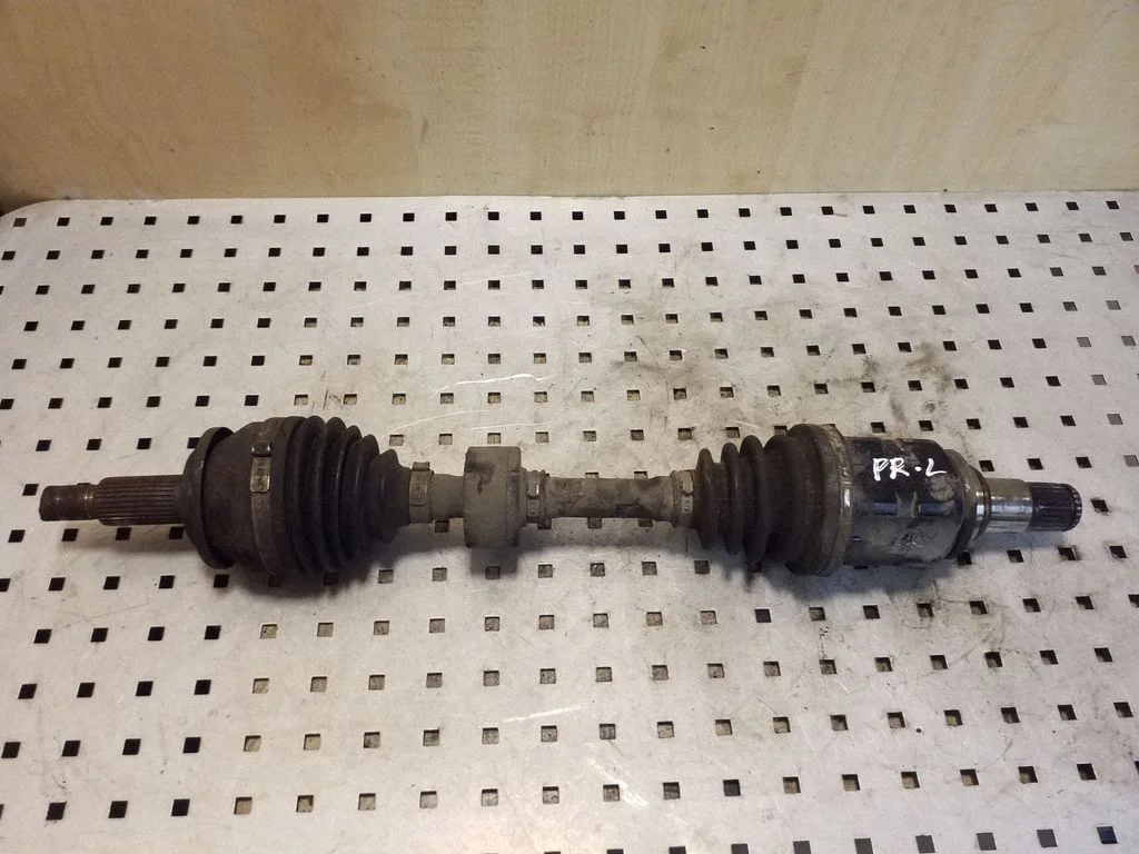 Front driveshaft – left