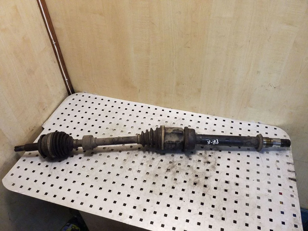 Front driveshaft – right