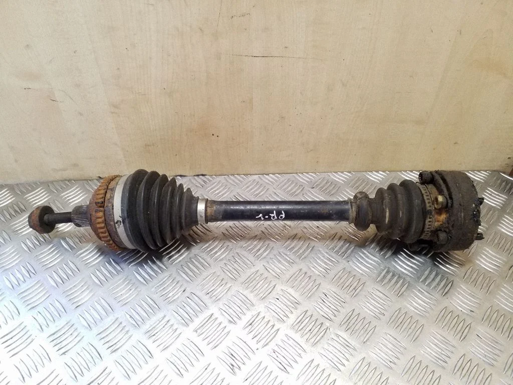 Front driveshaft – left