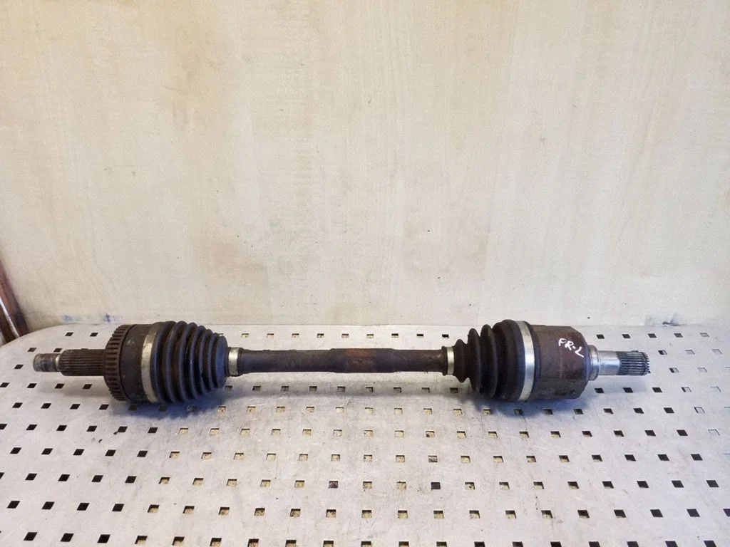Front driveshaft – left