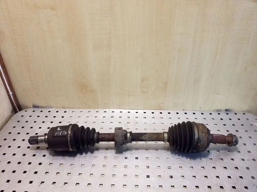 Front driveshaft – left