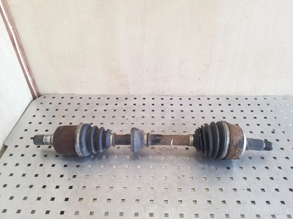 Front driveshaft – left