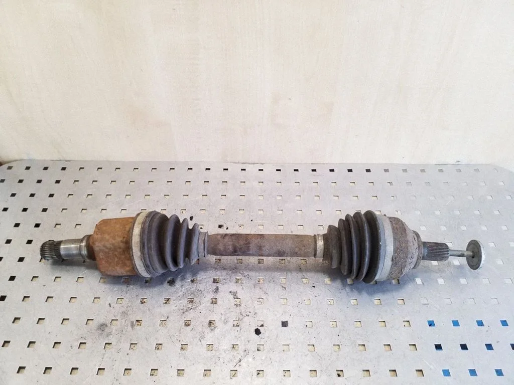 Front driveshaft – left