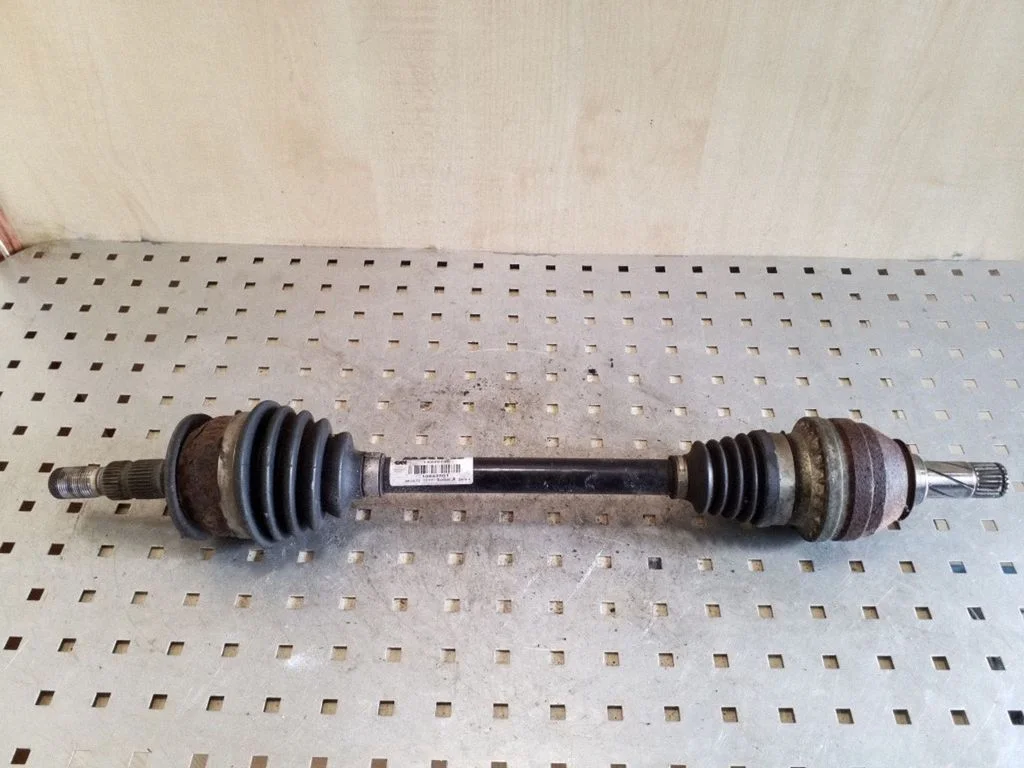 Front driveshaft 13335140