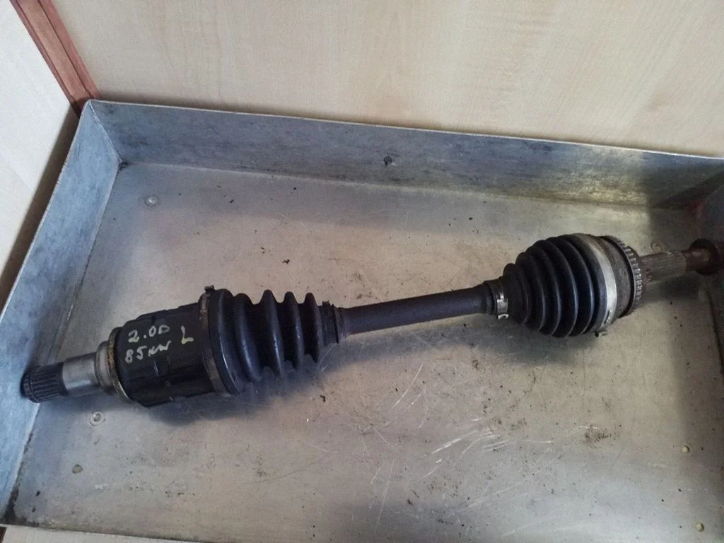 Front driveshaft – left