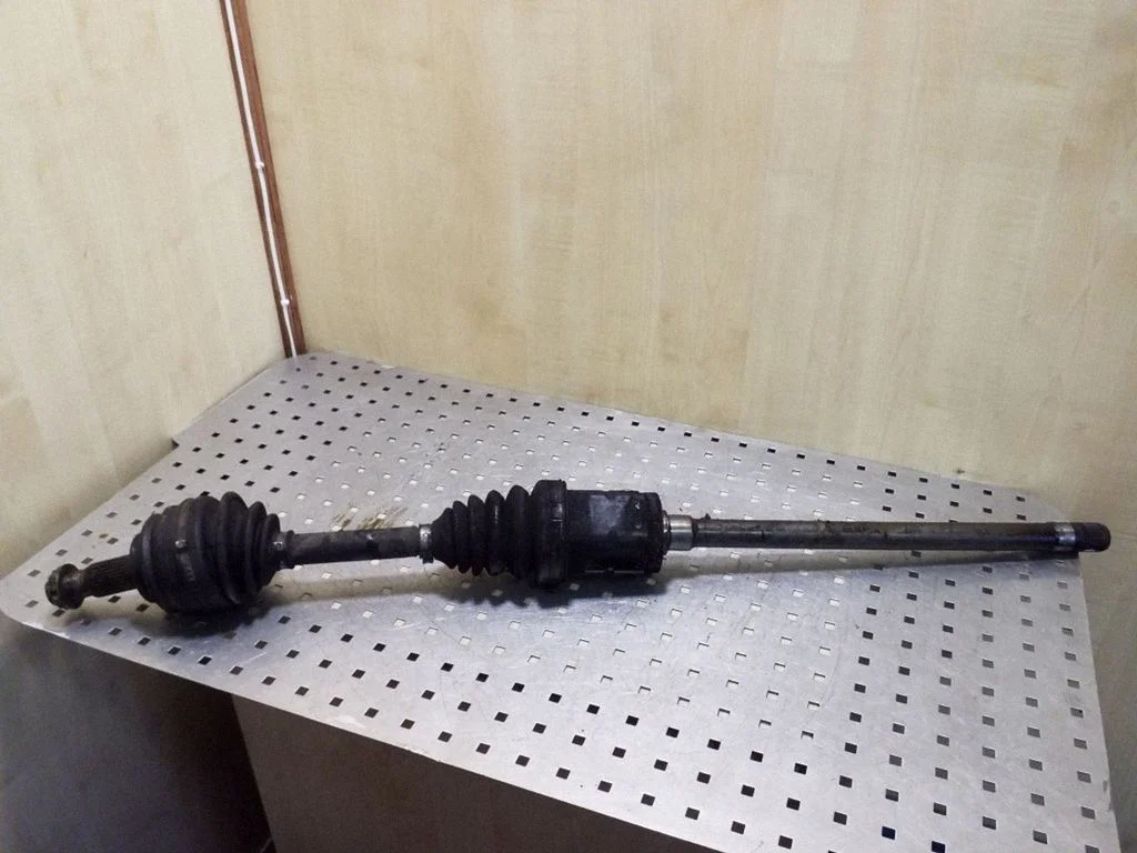 Front driveshaft 7505004