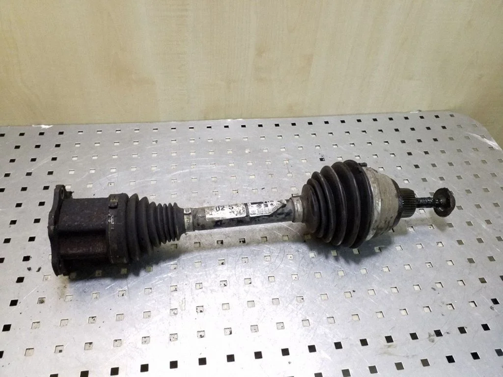 Priekšējā pusass 8K0407271S