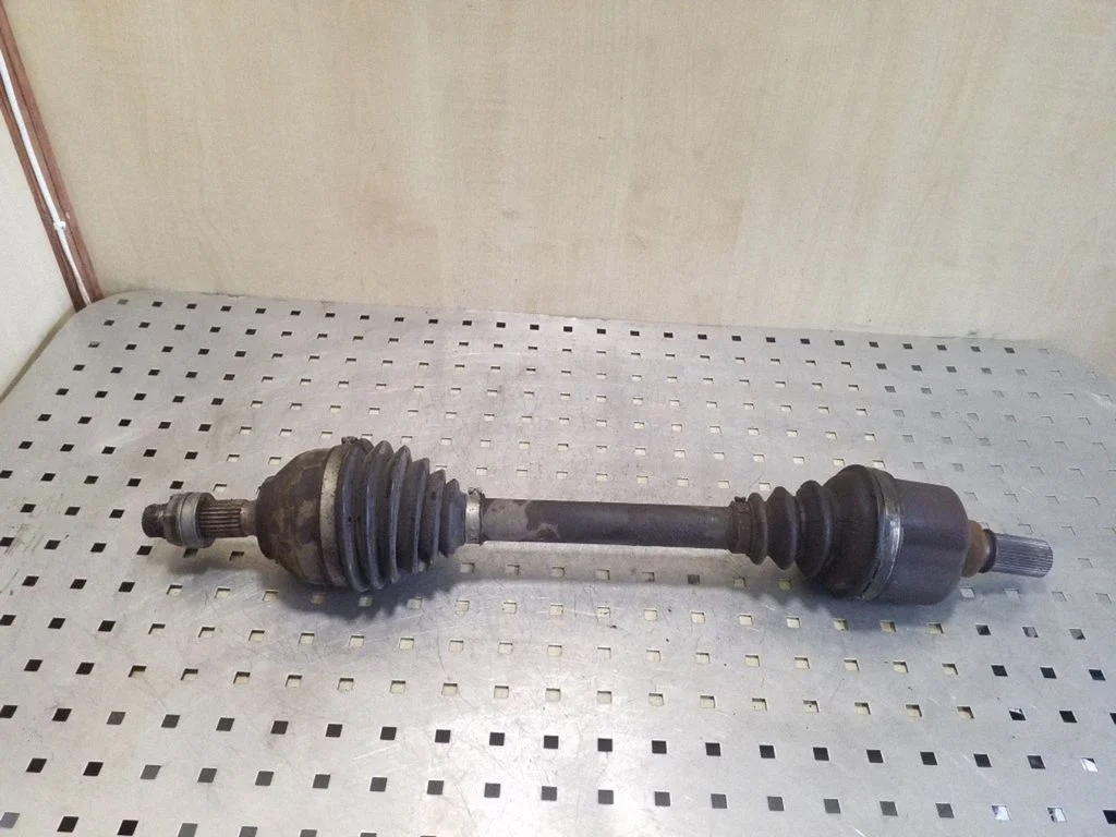 Front driveshaft – left