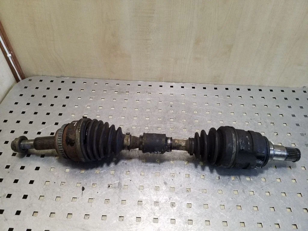 Front driveshaft – left