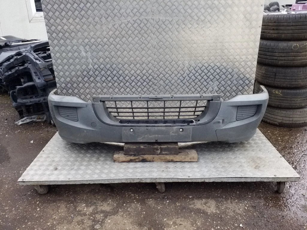 Front bumper A9068801770