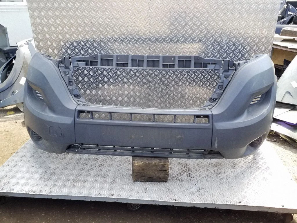 Front bumper 1315077070