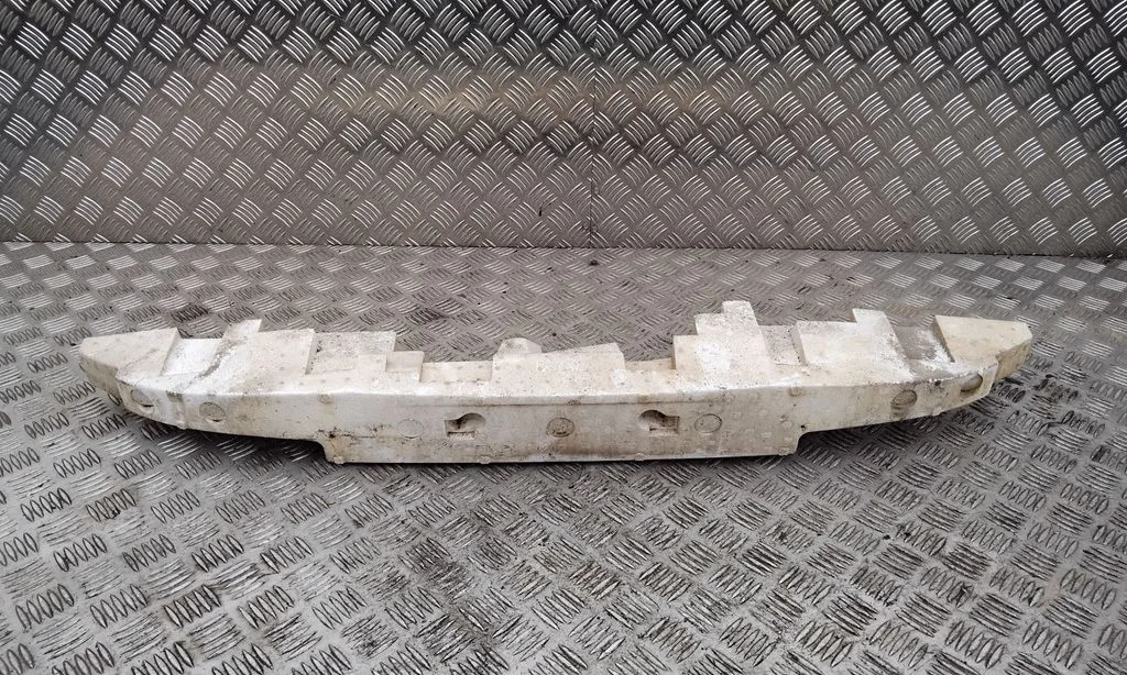 Front bumper foam support bar 6400A667