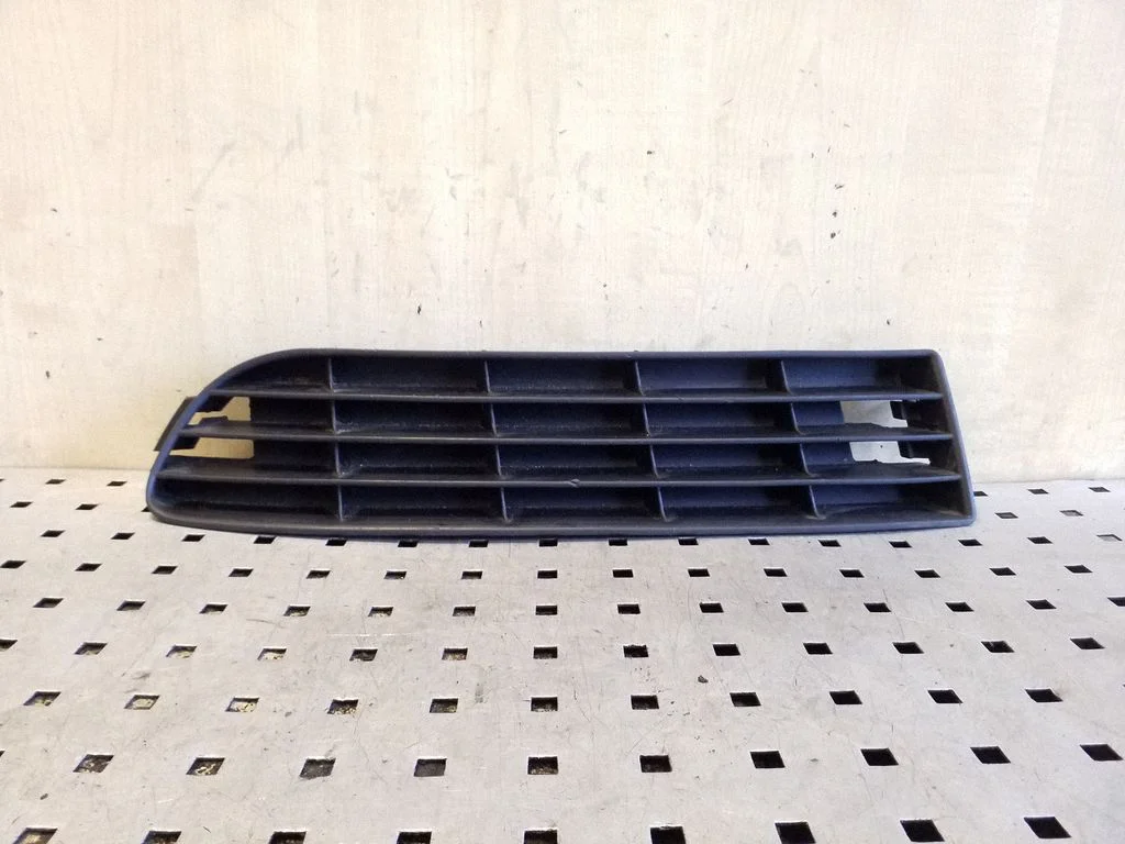 Front bumper lower grill 4A0807345J