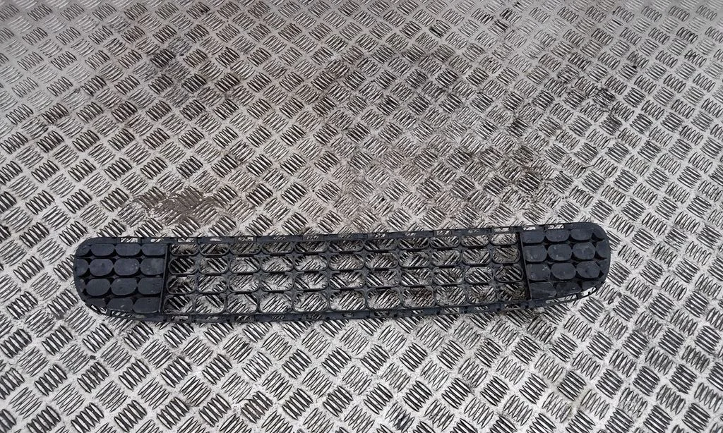 Kratka dolna zderzaka