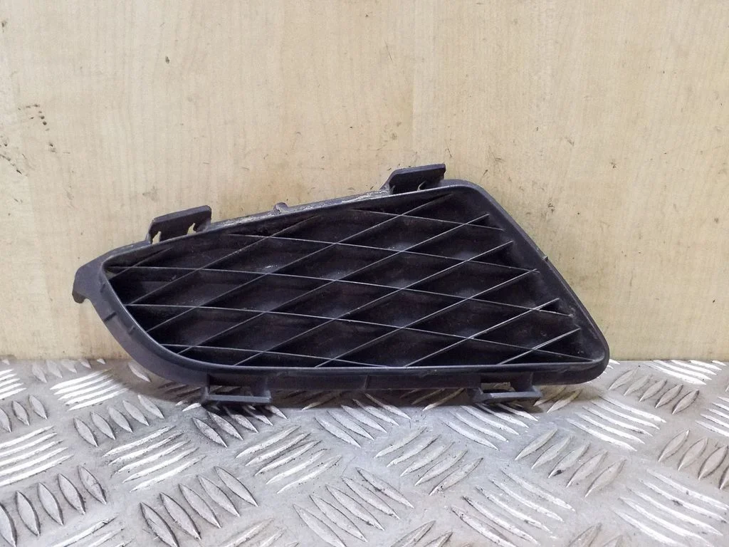 Front bumper lower grill GJ6A50C11
