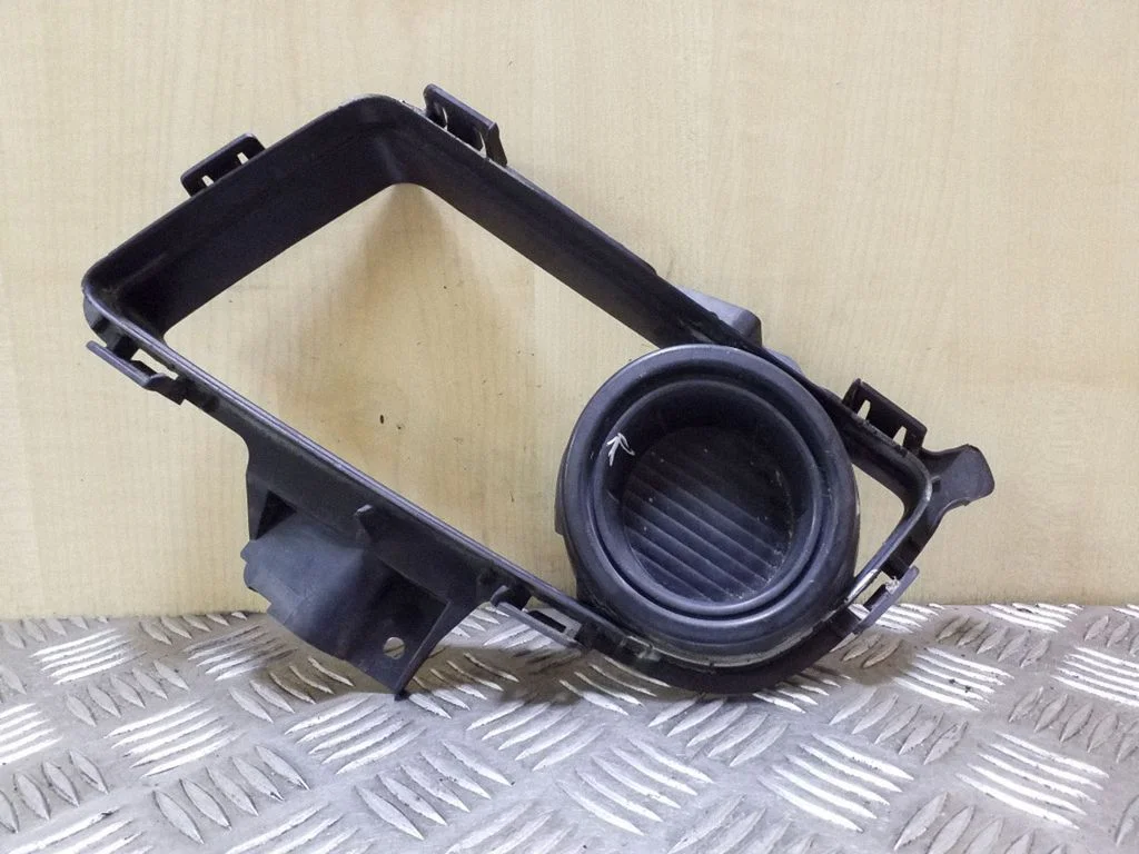 Esistange alumine võre (kolmeosaline) CC3050C21 – Mazda 5 (2005-2010)