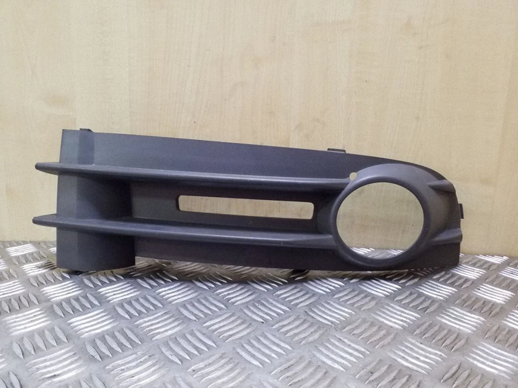 Front bumper lower grill – Volkswagen Caddy (2004-2010)
