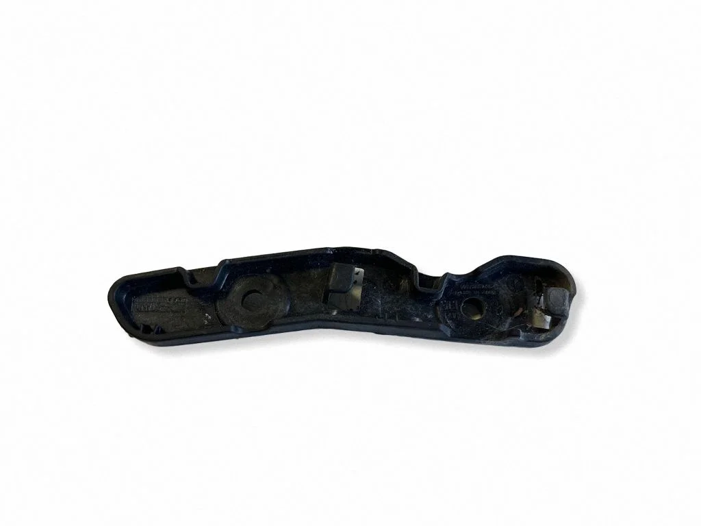 Esistange kinnitusklamber A2438855900