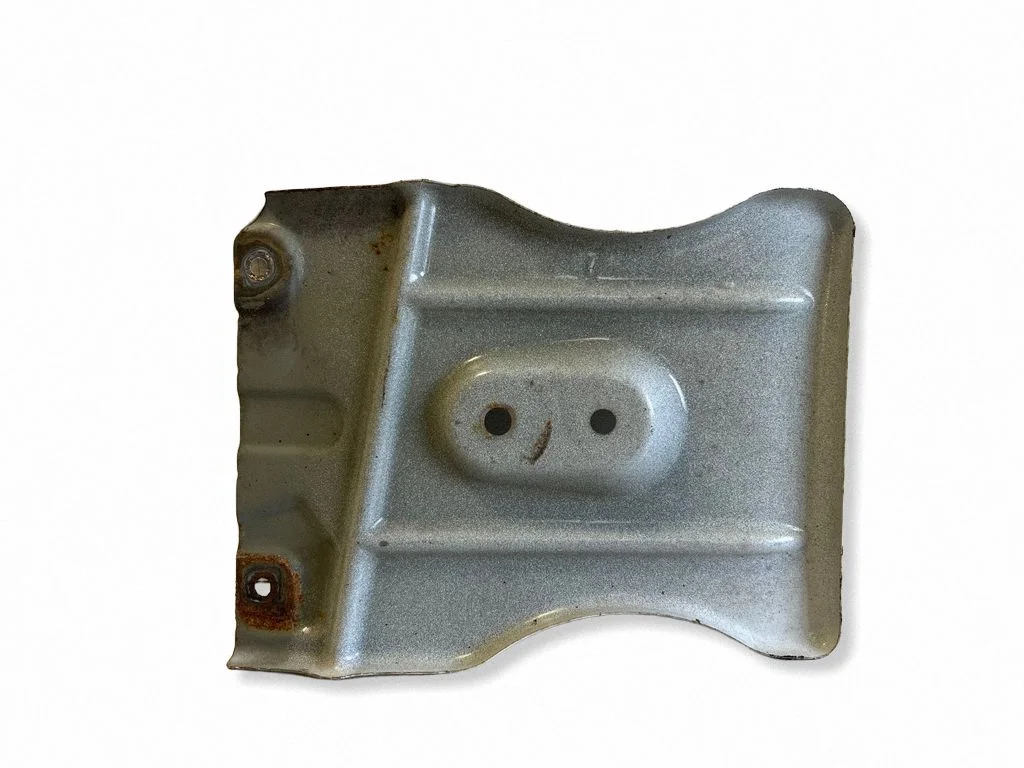 Front bumper mounting bracket – left