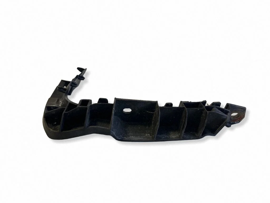Priekšējā bampera turētājs 8V3807183A