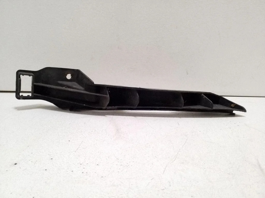 Esistange kinnitusklamber 7P5807889