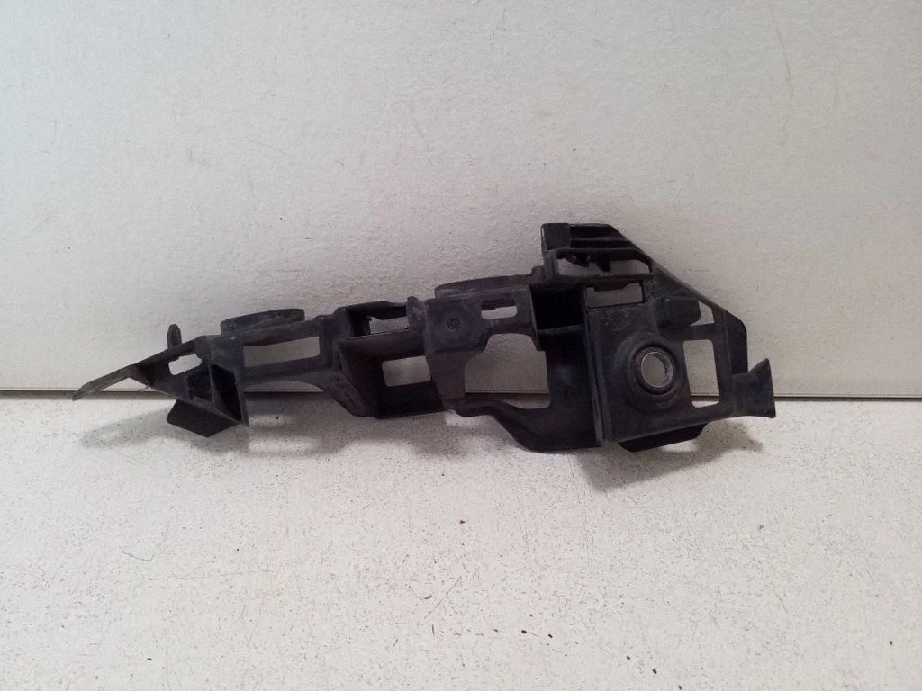 Front bumper mounting bracket 5G0807183A