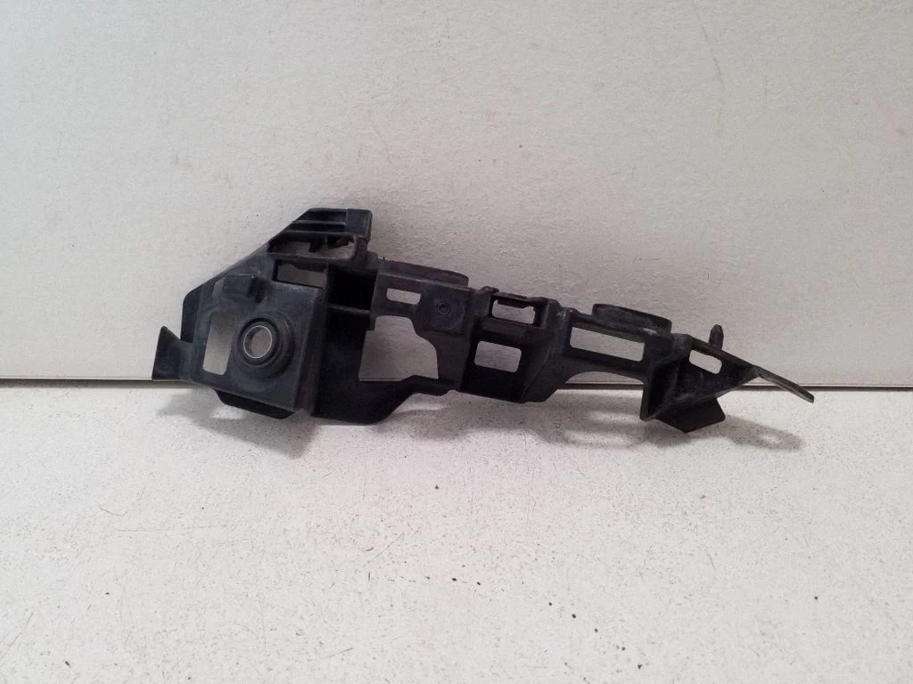 Front bumper mounting bracket 5G0807184A