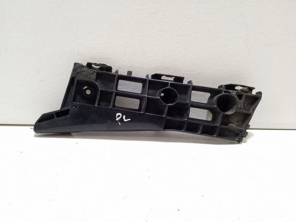 Esistange kinnitusklamber – Toyota Prius (XW30) (2009-2015)