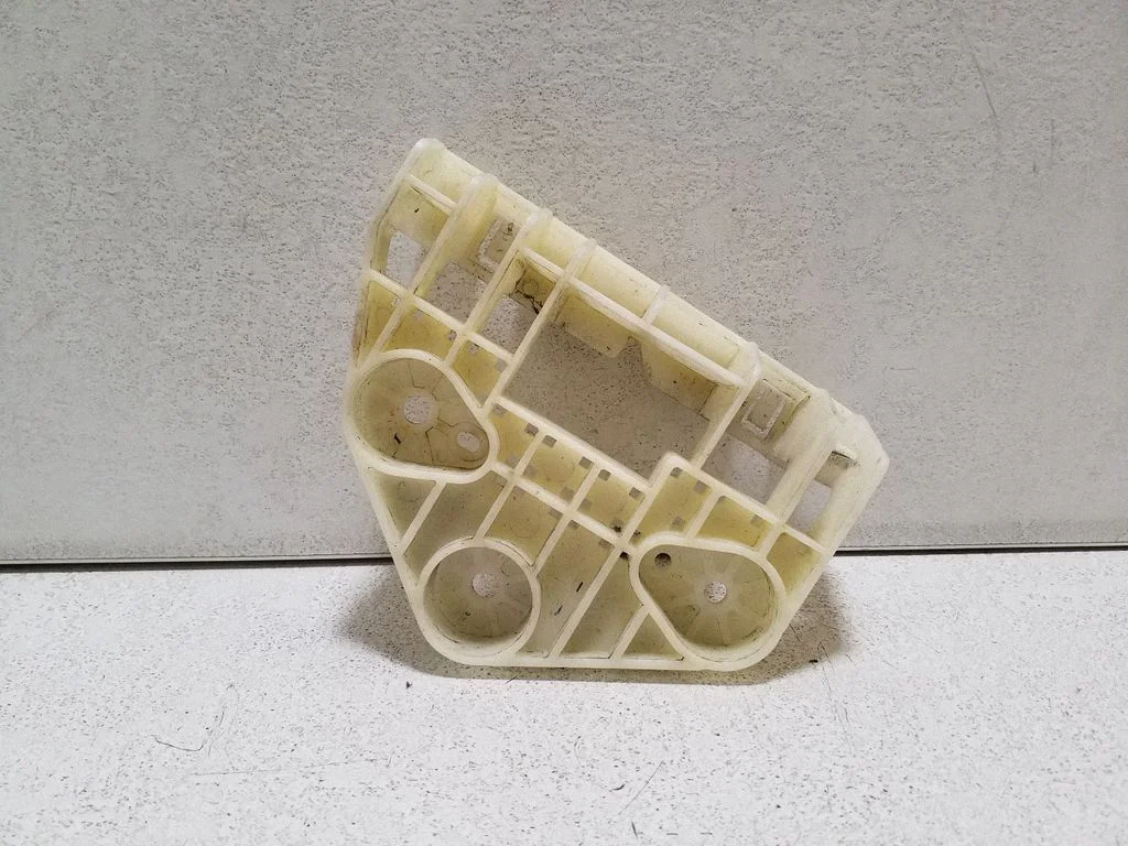 Front bumper mounting bracket 3523125000