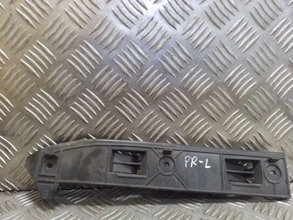 Front bumper mounting bracket 1J5807183A