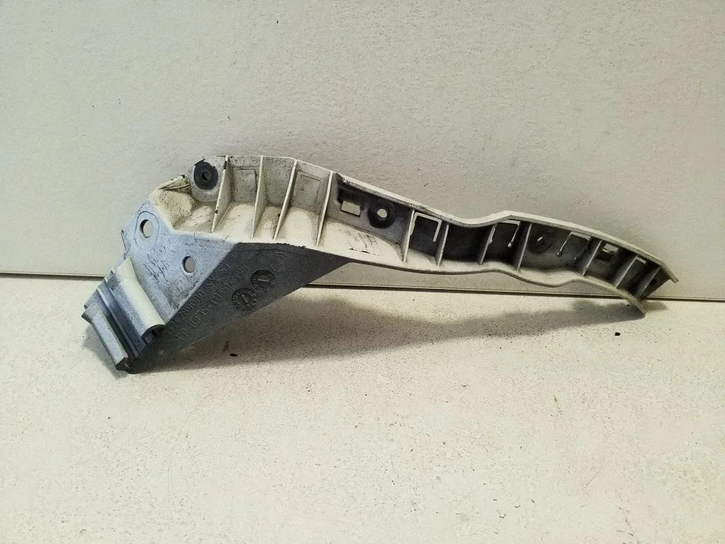 Front bumper mounting bracket 1374289080