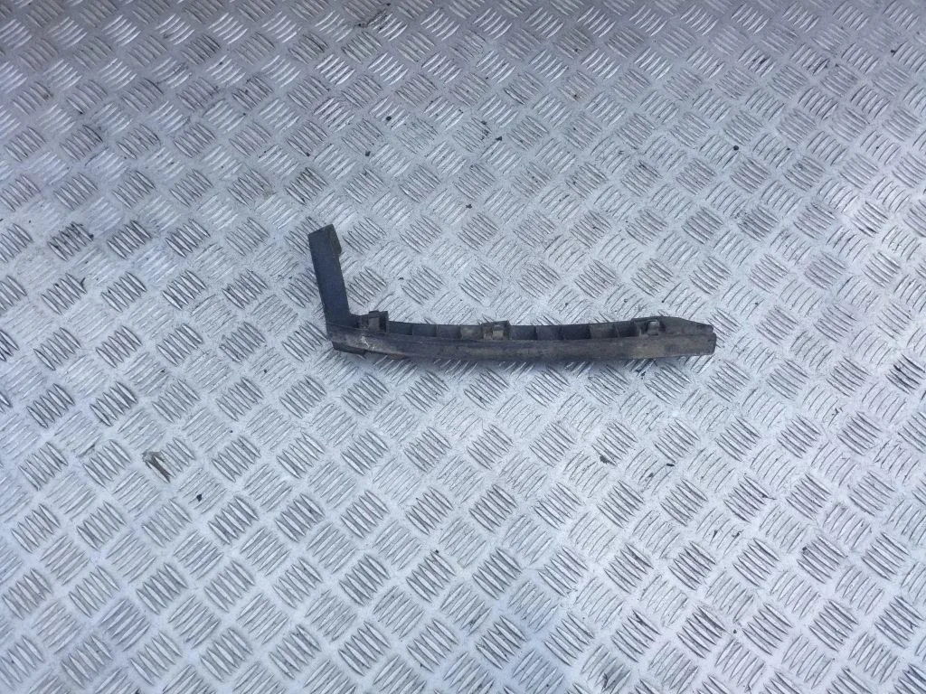 Front bumper mounting bracket 7M0807183B