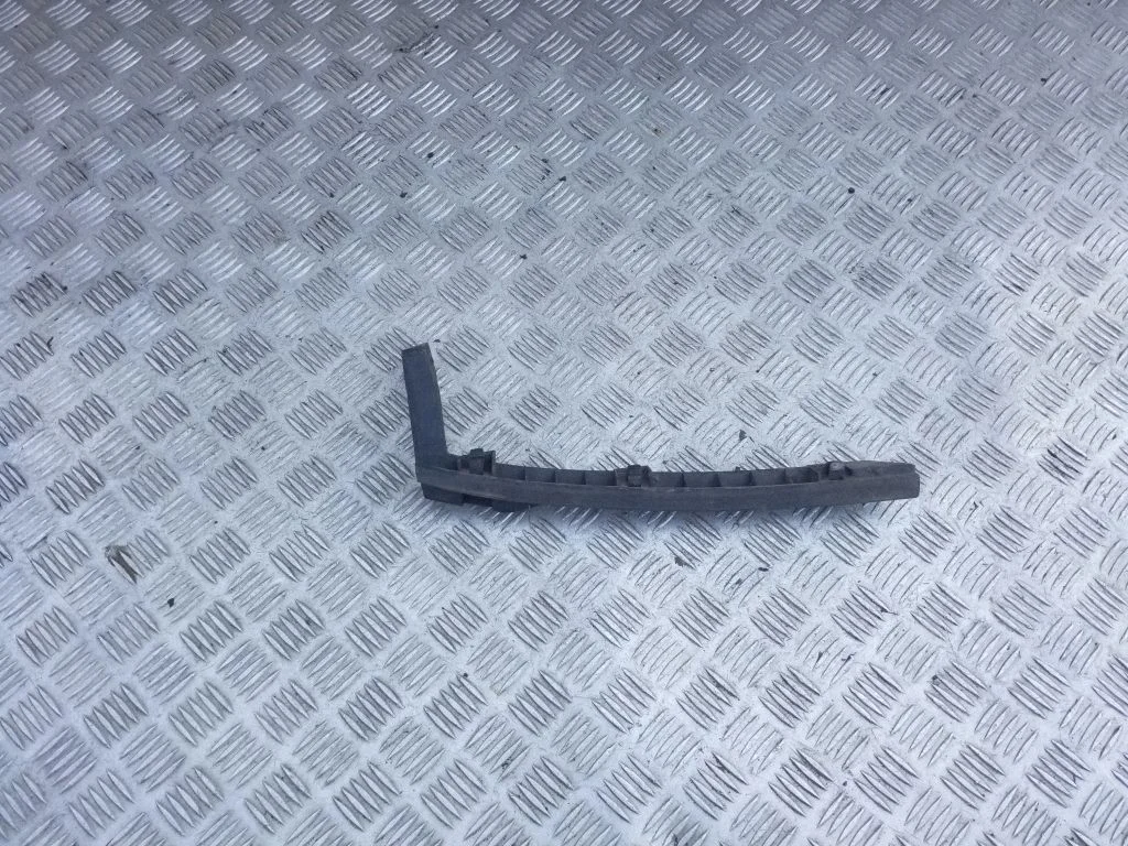 Front bumper mounting bracket 7M0807183B