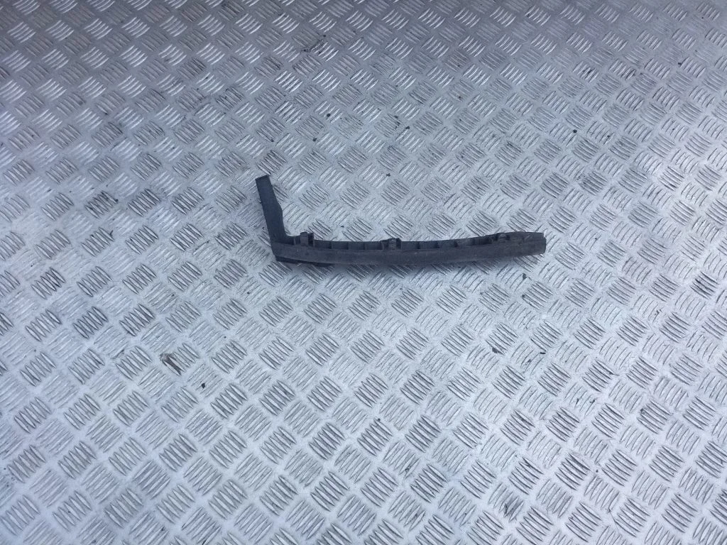 Front bumper mounting bracket 7M0807183B