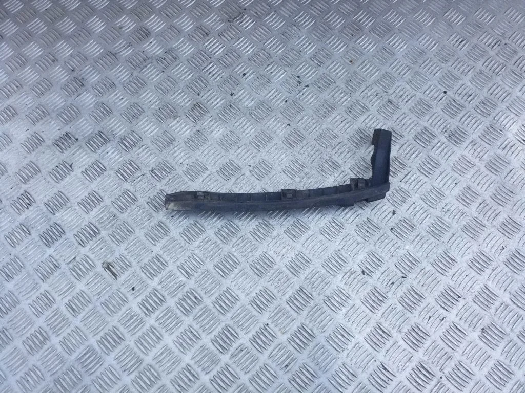 Front bumper mounting bracket – Seat Alhambra (Mk1) (1996-2010)