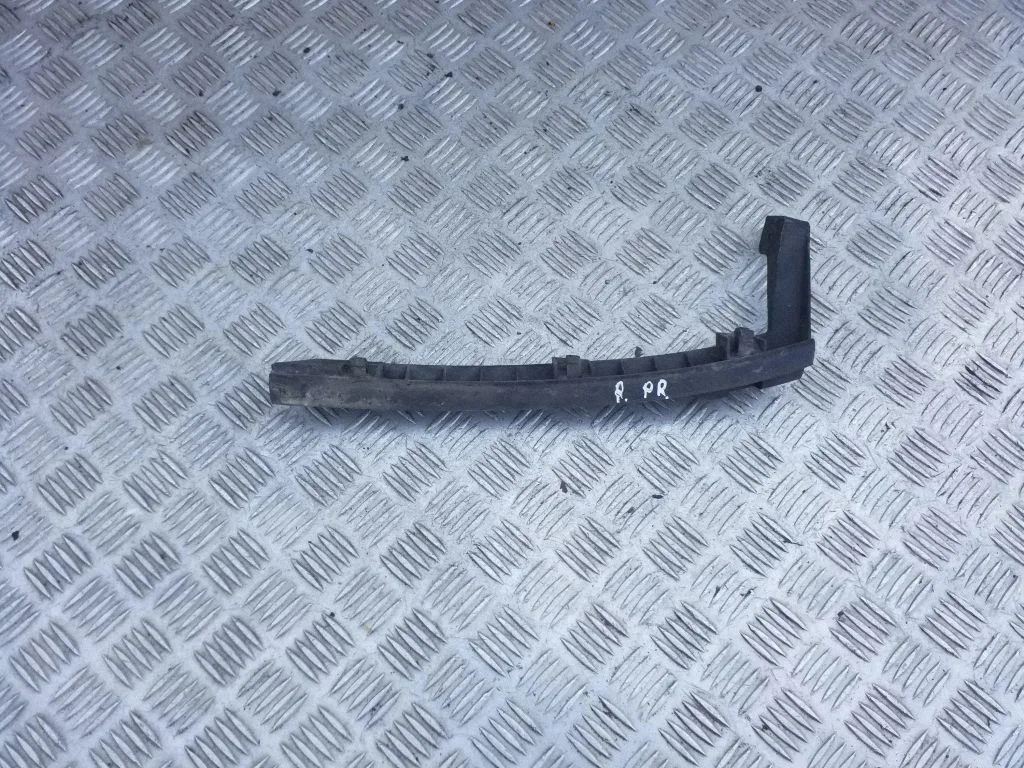 Front bumper mounting bracket 7M0807184B