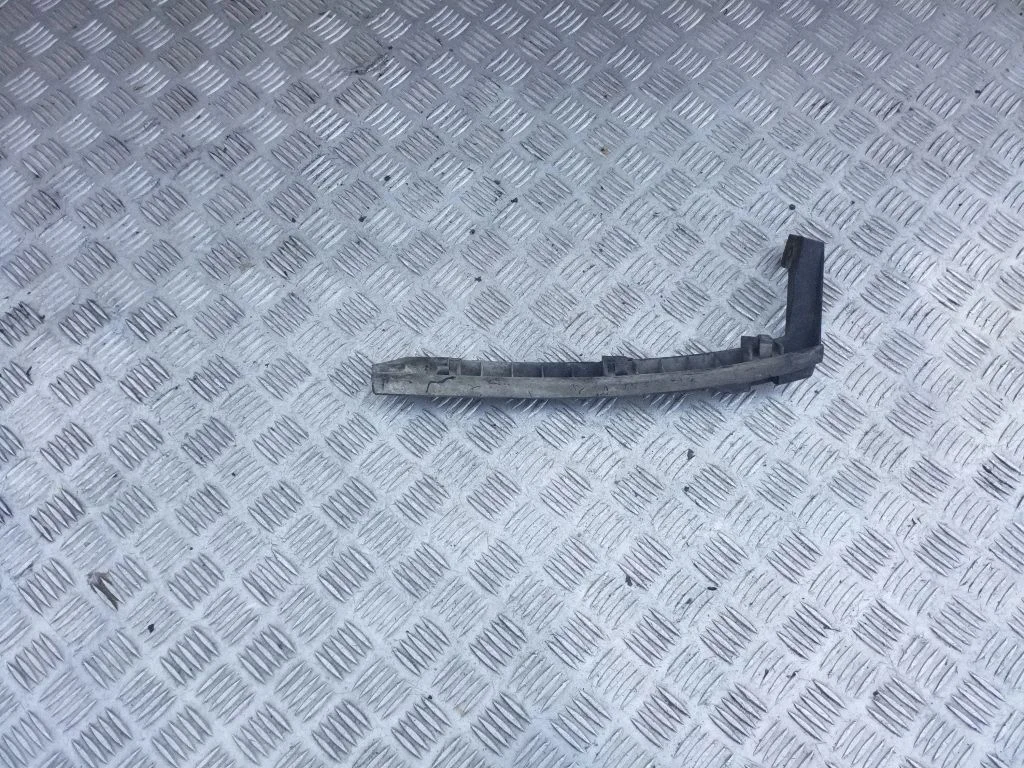 Front bumper mounting bracket 7M0807184B