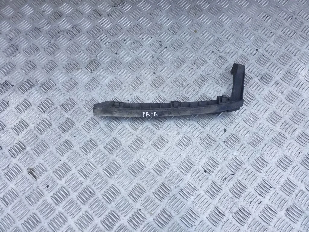 Front bumper mounting bracket 7M0807184B