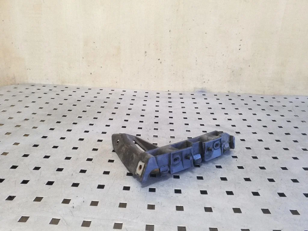 Esistange kinnitusklamber – Audi TT TTS Mk2 (2006-2014)