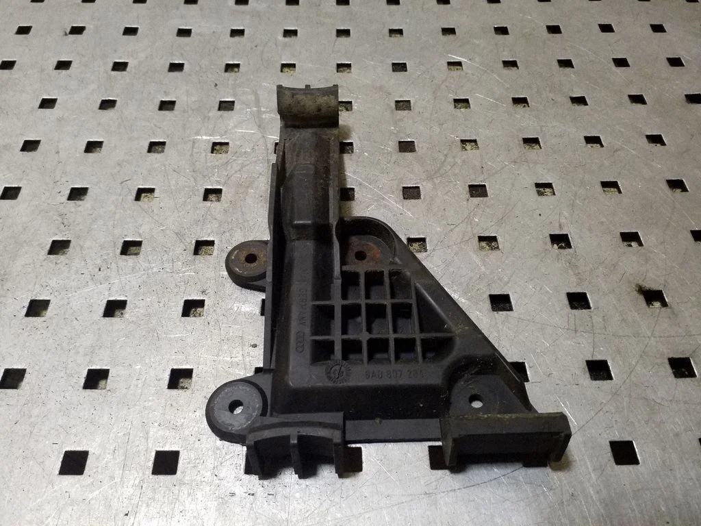 Front bumper mounting bracket 8A0807284