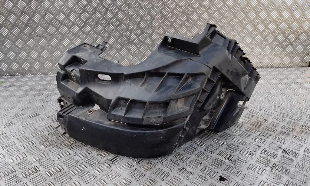 Front bumper mounting bracket 620350102R
