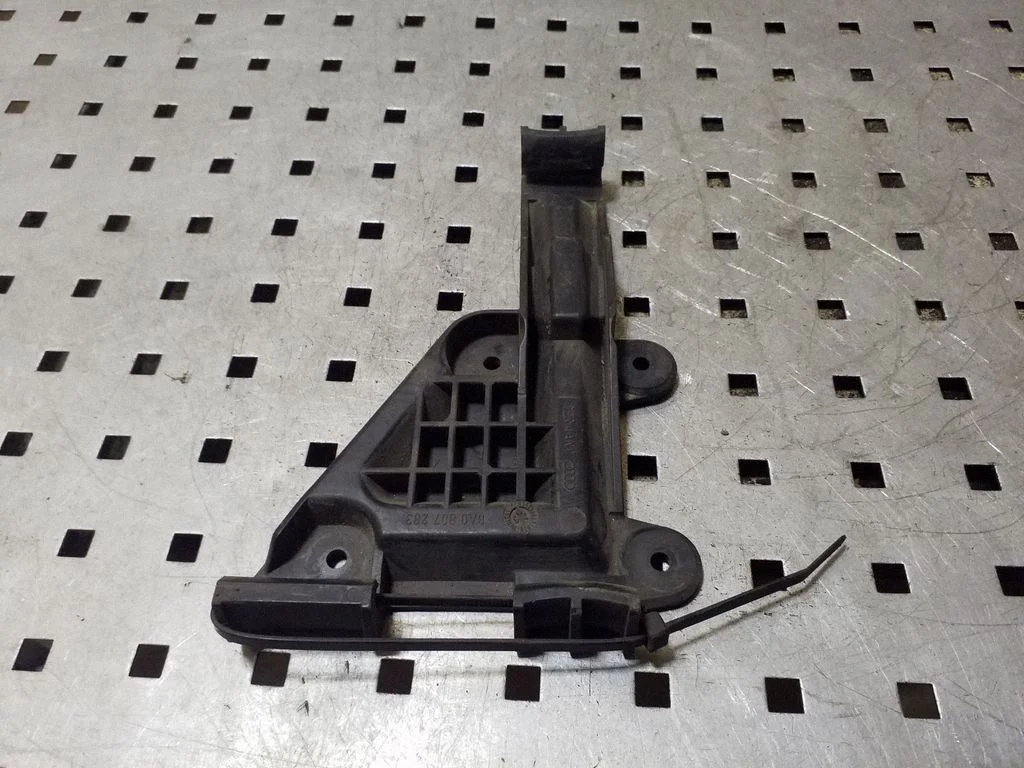Front bumper mounting bracket 8A0807283